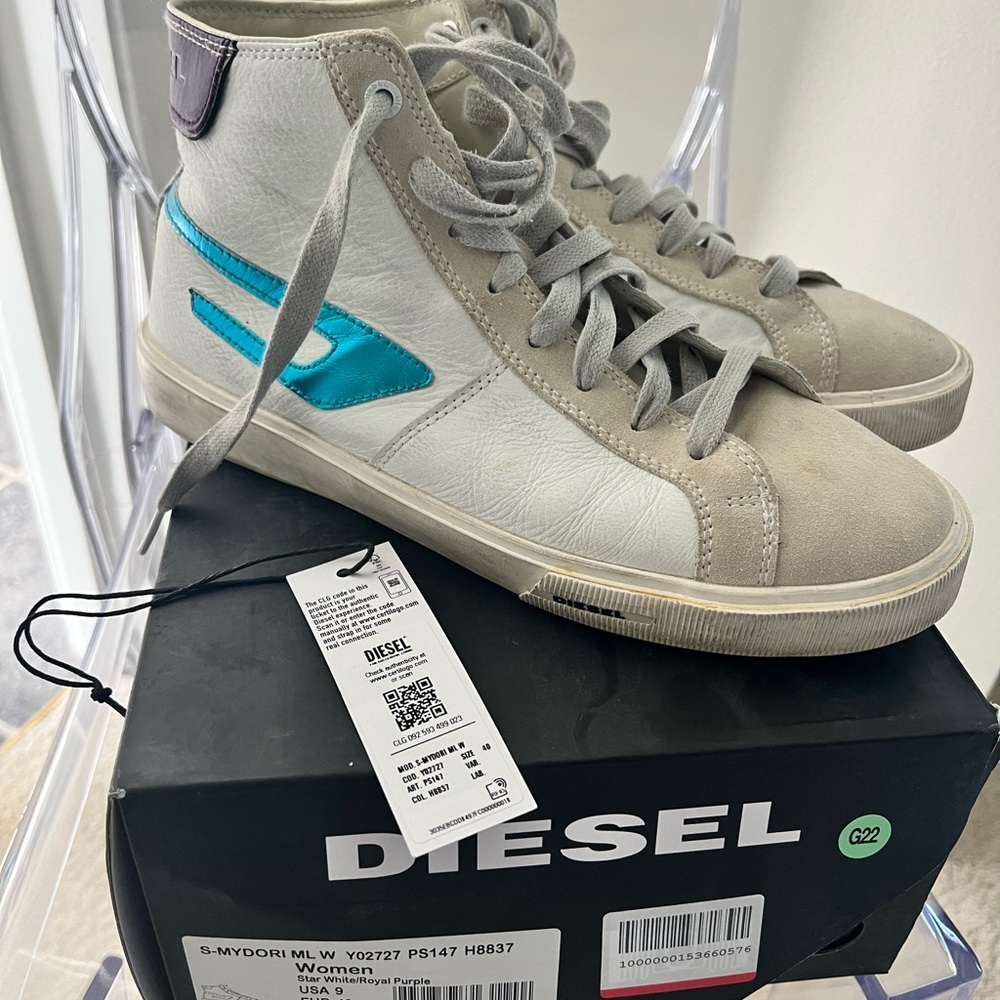 Like new DIESEL High-tops in size 9. Blue/purple leather. Beige suede. With box